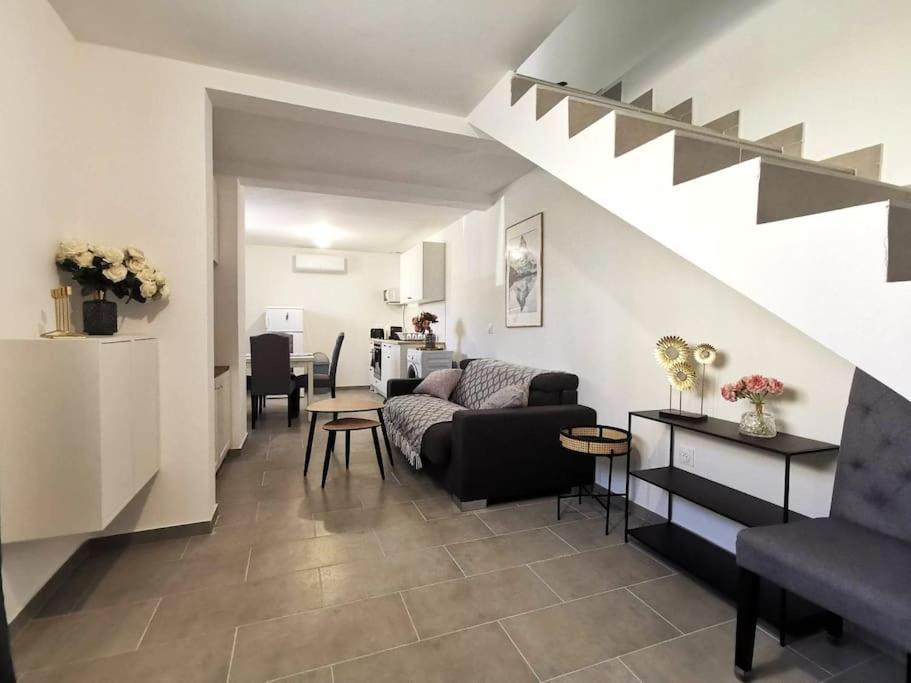 L'Elegant Duplex - Clim I Wifi I Proche Du Centre-Ville Miramas Εξωτερικό φωτογραφία