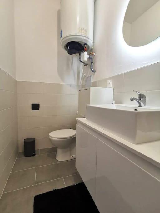L'Elegant Duplex - Clim I Wifi I Proche Du Centre-Ville Miramas Εξωτερικό φωτογραφία